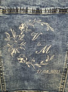 Veste en jean personnalisée - EG Mariages & Créations