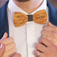 Nœud papillon en bois personnalisable