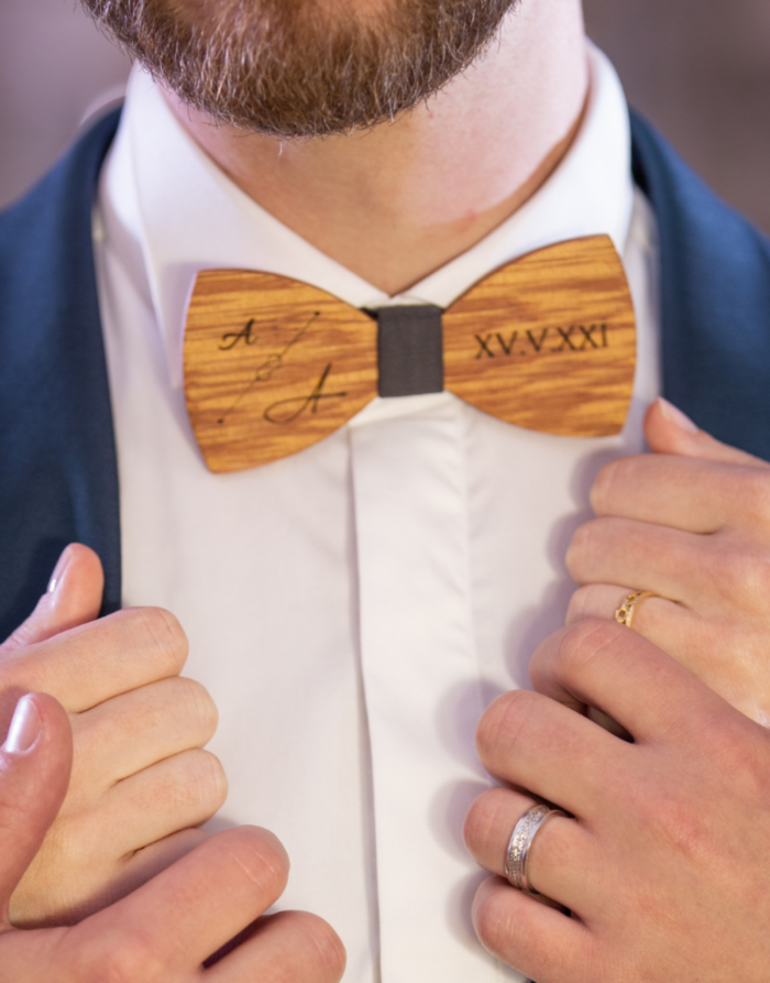 Nœud papillon en bois personnalisable